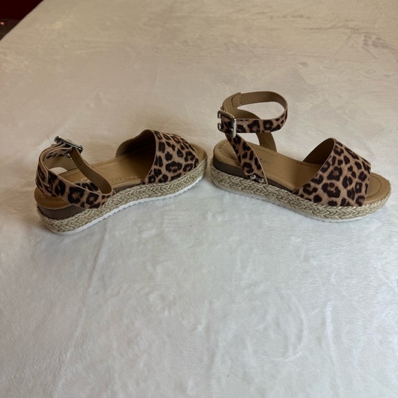 Soda Leopard Print Platform Sandals - Picture 9 of 12